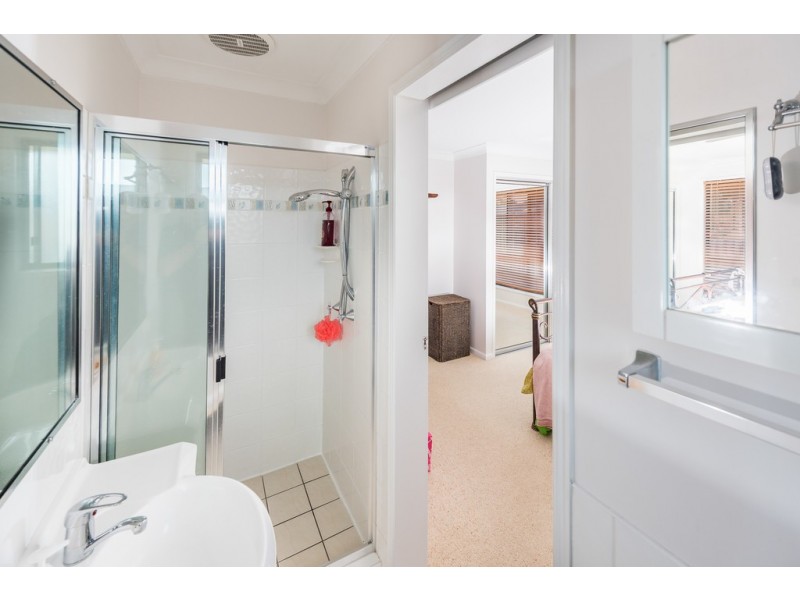 12 Alexander Drive, Moore Park Beach QLD 4670