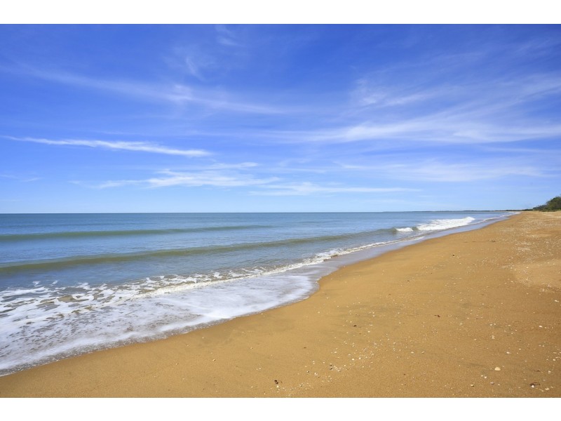 9 Albatross Court, Moore Park Beach QLD 4670