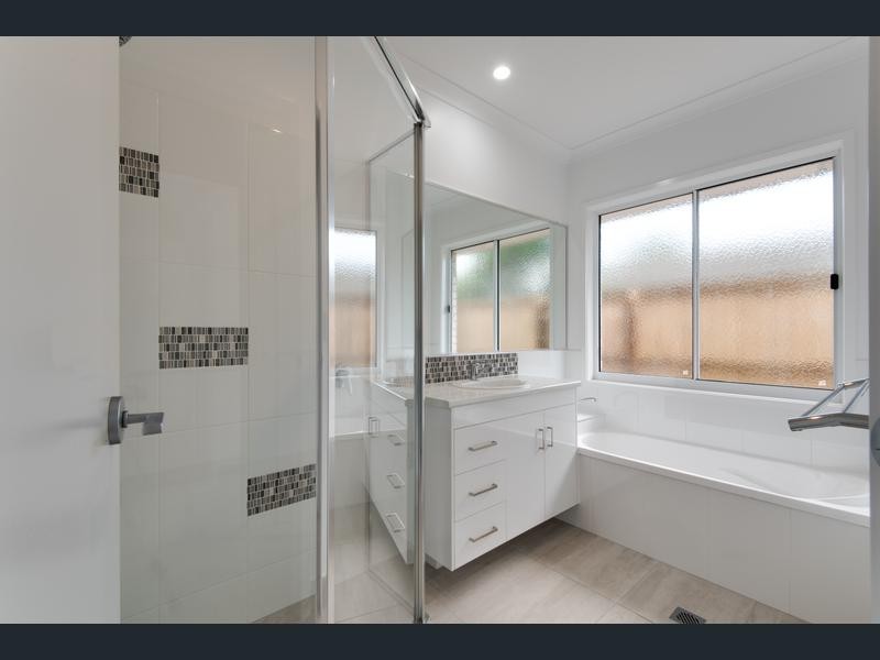 2 Tesch Street, Thabeban QLD 4670