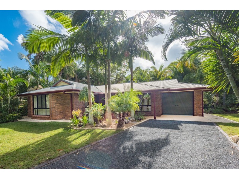 5 Woodlands Lane, Moore Park Beach QLD 4670