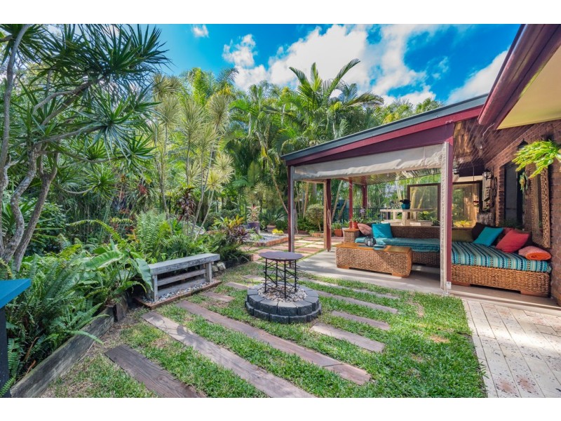 5 Woodlands Lane, Moore Park Beach QLD 4670