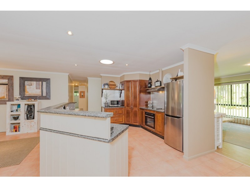 5 Woodlands Lane, Moore Park Beach QLD 4670