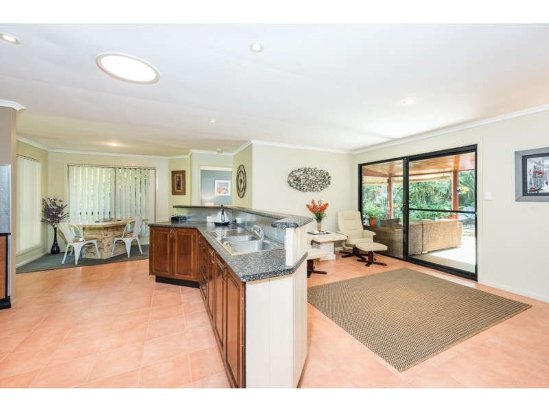 5 Woodlands Lane, Moore Park Beach QLD 4670