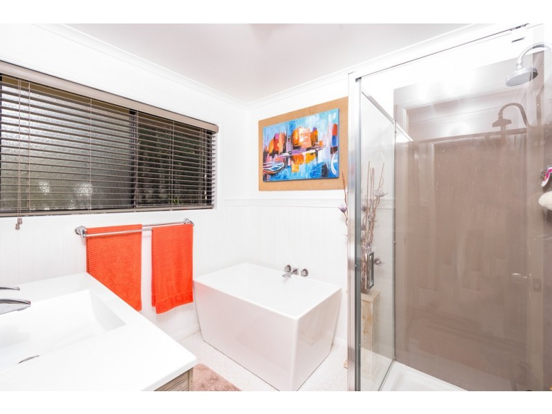 5 Woodlands Lane, Moore Park Beach QLD 4670