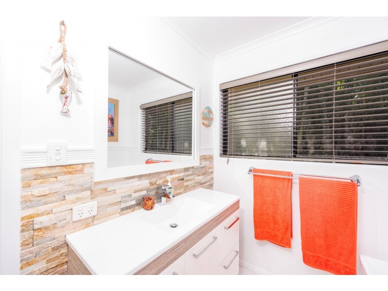 5 Woodlands Lane, Moore Park Beach QLD 4670