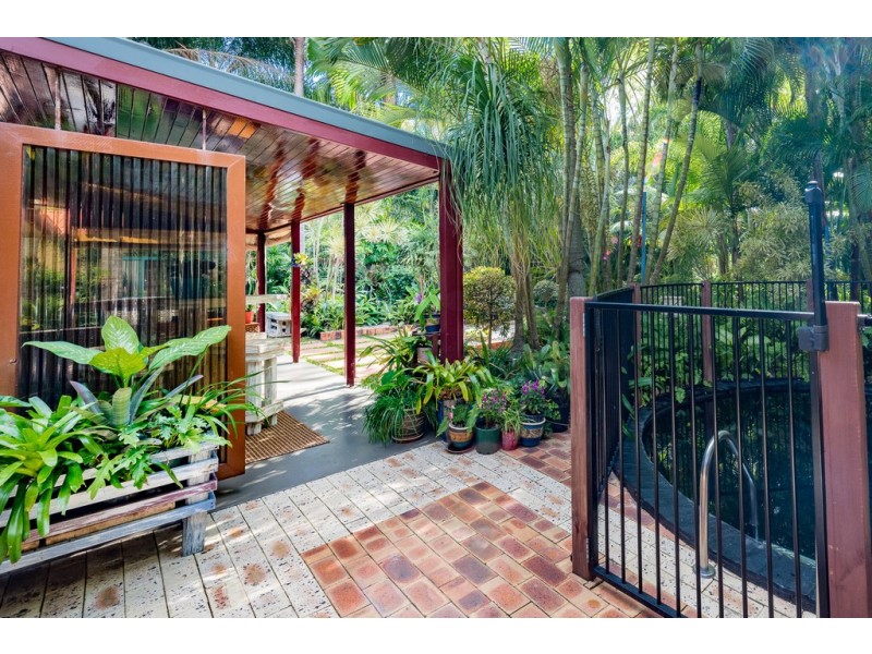 5 Woodlands Lane, Moore Park Beach QLD 4670