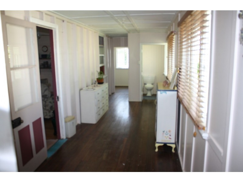 10 Morris Terrace, Gin Gin QLD 4671