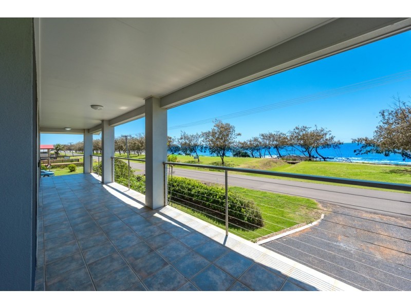 41 Sea Esplanade, Burnett Heads QLD 4670