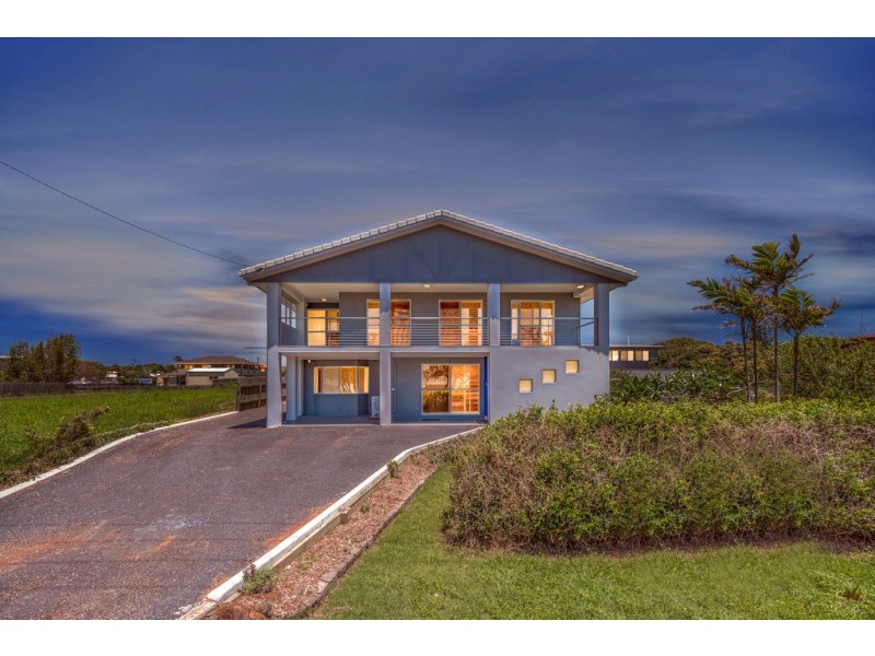 41 Sea Esplanade, Burnett Heads QLD 4670