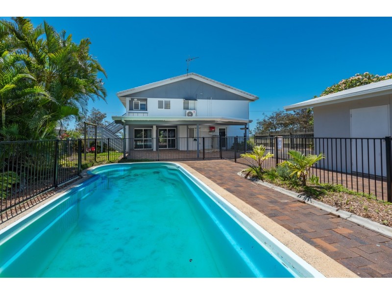 41 Sea Esplanade, Burnett Heads QLD 4670