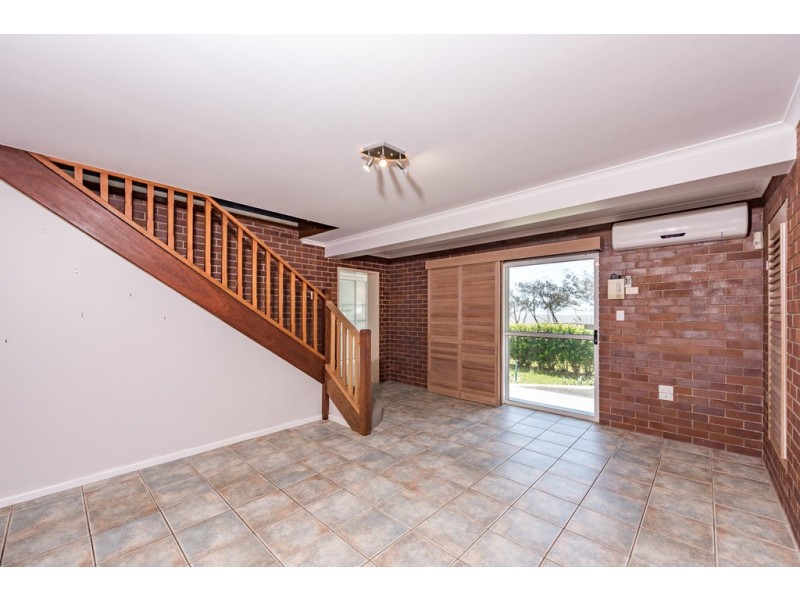 41 Sea Esplanade, Burnett Heads QLD 4670