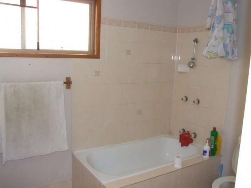 63 Marshall Avenue, Maroondan QLD 4671