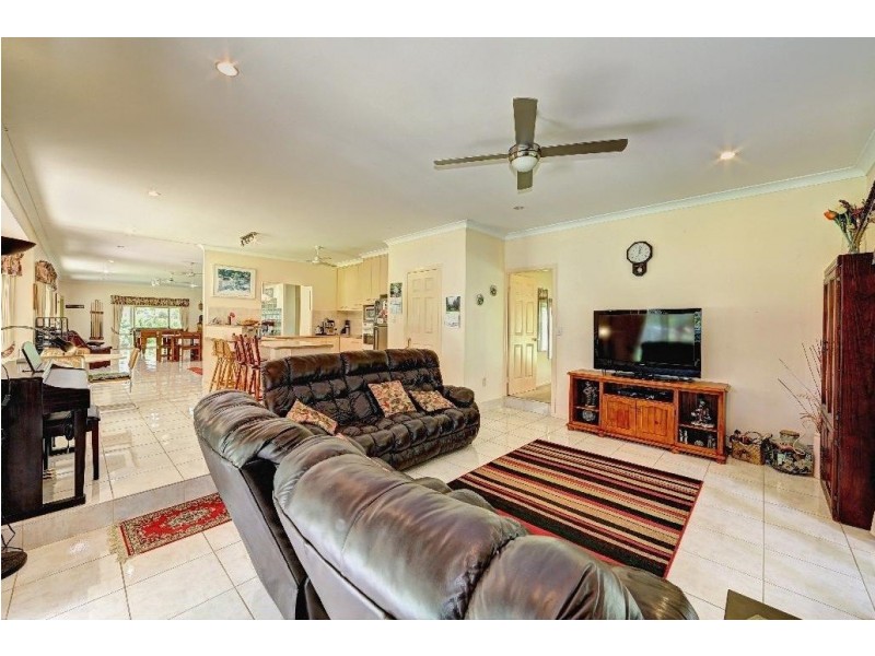 14 Hannah Court, Moore Park Beach QLD 4670