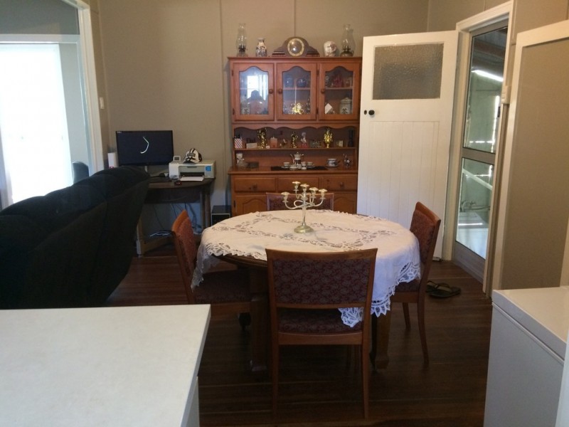 3 Russell Street, Mount Perry QLD 4671