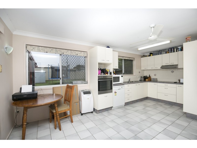 16 Kingsford Street, Kalkie QLD 4670