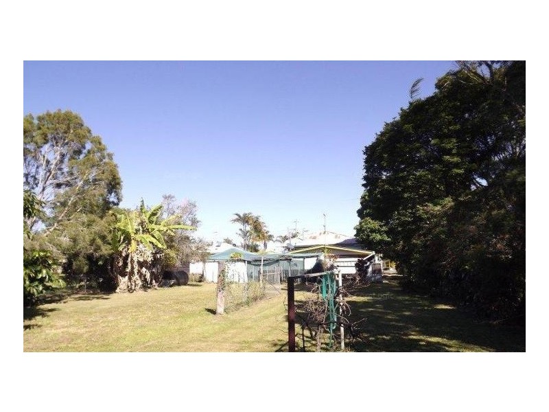30 Adams St, Bundaberg West QLD 4670