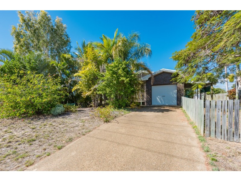 1 Acacia Street, Moore Park Beach QLD 4670