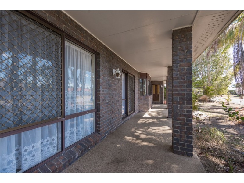 1 Acacia Street, Moore Park Beach QLD 4670