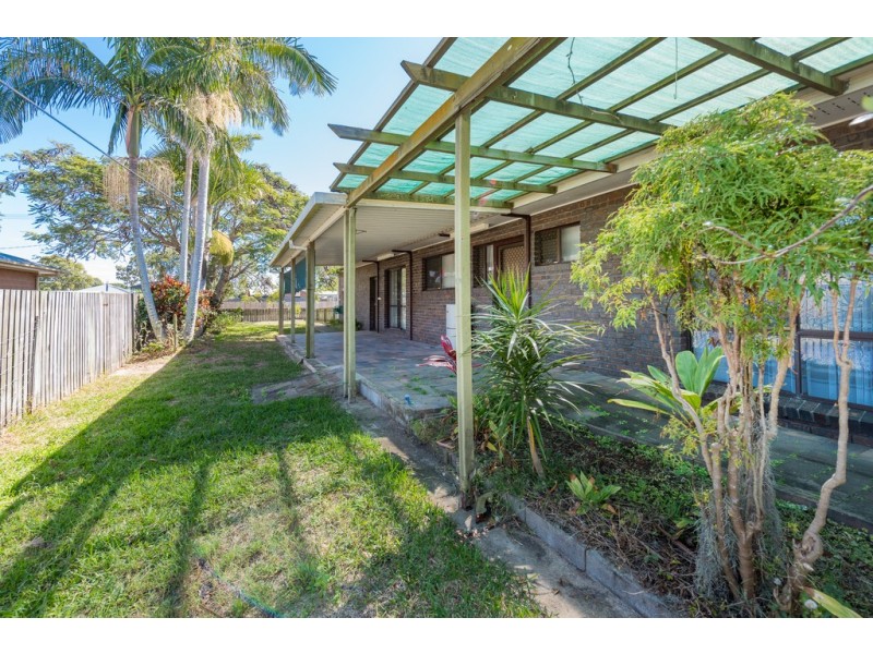 1 Acacia Street, Moore Park Beach QLD 4670