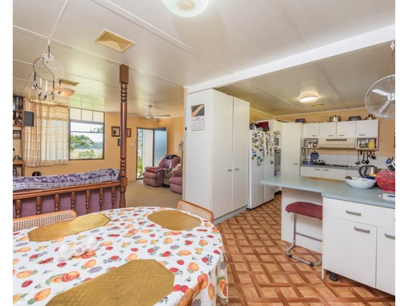 19 Claytons Road, Lowmead QLD 4676