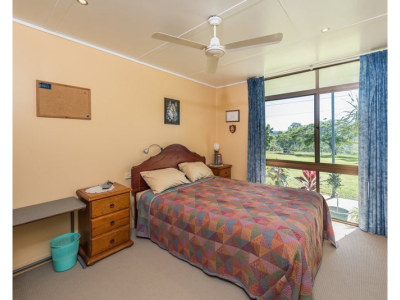 19 Claytons Road, Lowmead QLD 4676