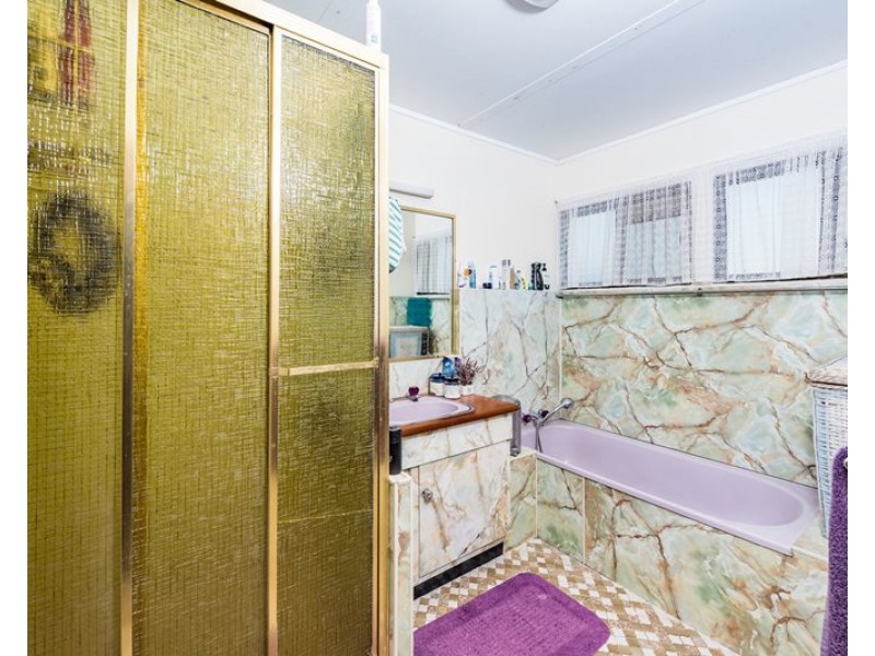 19 Claytons Road, Lowmead QLD 4676