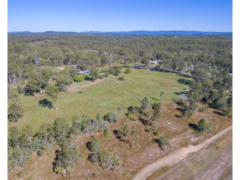 19 Claytons Road, Lowmead QLD 4676