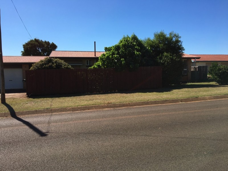 9 Rehbein Avenue, Qunaba QLD 4670