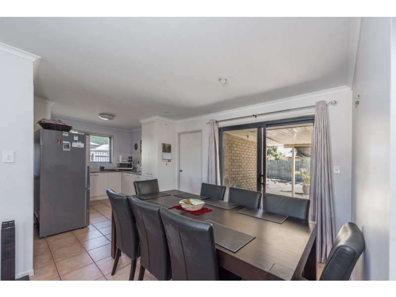 52 Searle Street, Thabeban QLD 4670