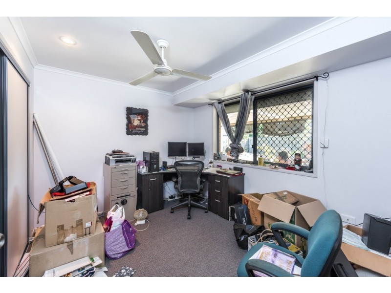 52 Searle Street, Thabeban QLD 4670