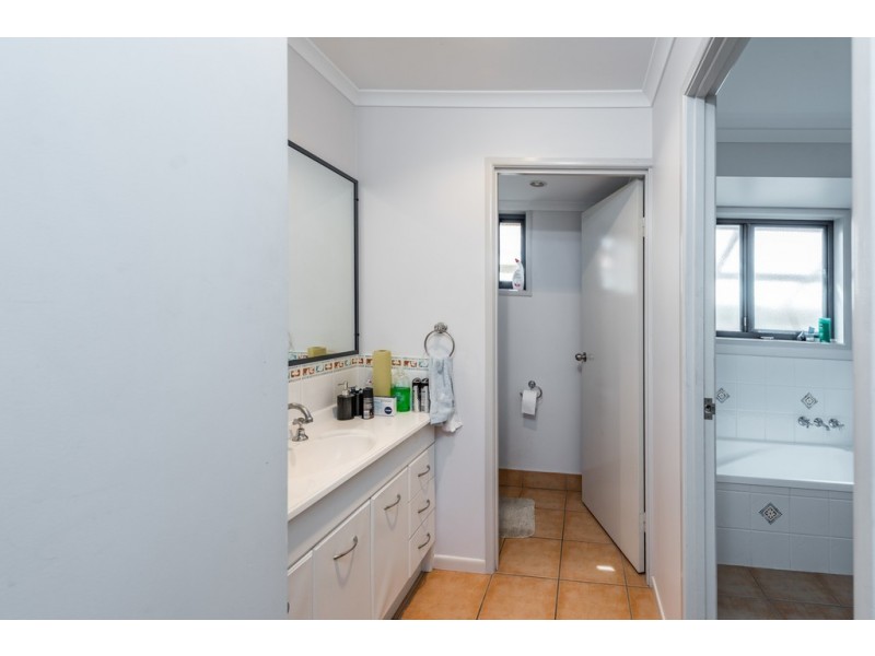 52 Searle Street, Thabeban QLD 4670