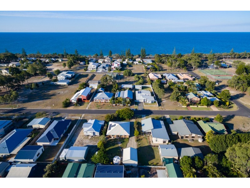 9 GREVILLEA COURT, Woodgate QLD 4660