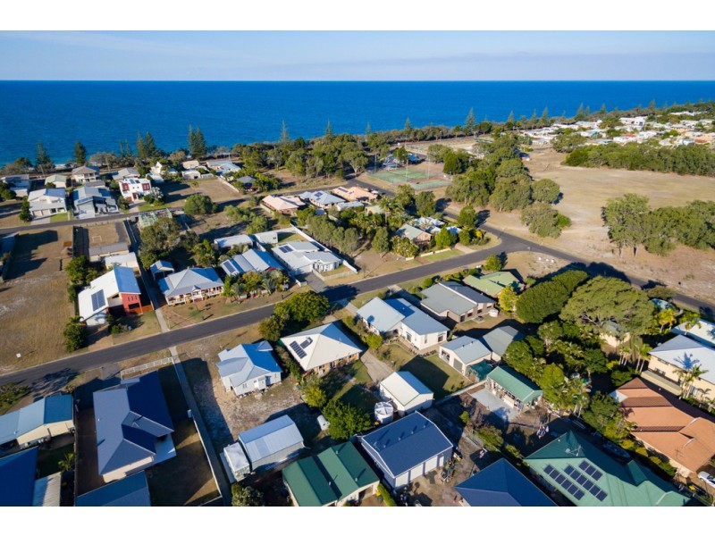 9 GREVILLEA COURT, Woodgate QLD 4660