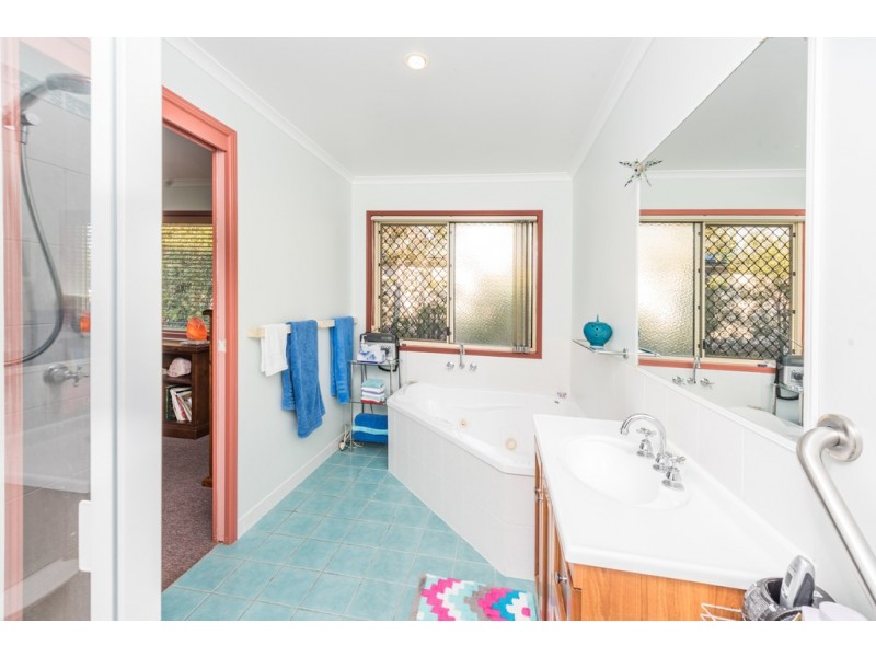 9 GREVILLEA COURT, Woodgate QLD 4660