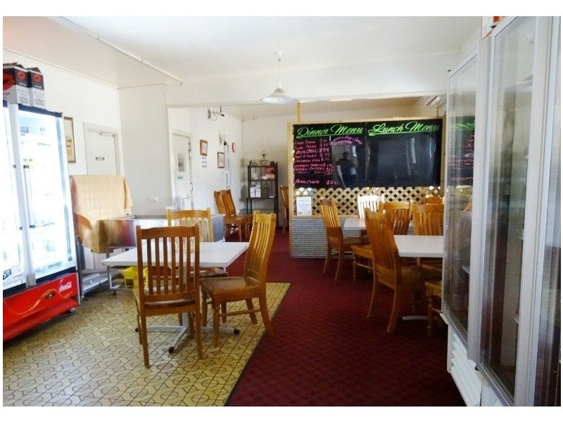 74 Heusman St, Mount Perry QLD 4671