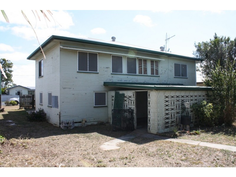 4 Dunn rd, Avenell Heights QLD 4670