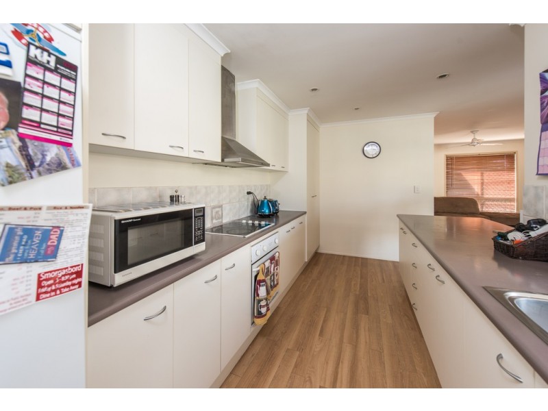 6 Clive Crescent, Kepnock QLD 4670