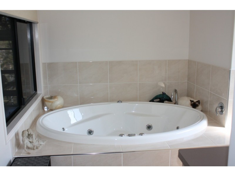 6 Russell Drive, River Heads QLD 4655