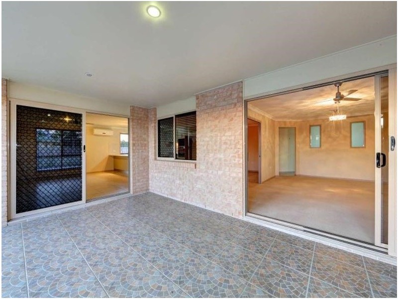 4 Davin Place, Coral Cove QLD 4670