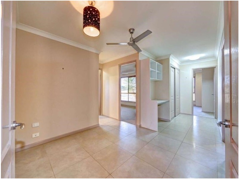 4 Davin Place, Coral Cove QLD 4670