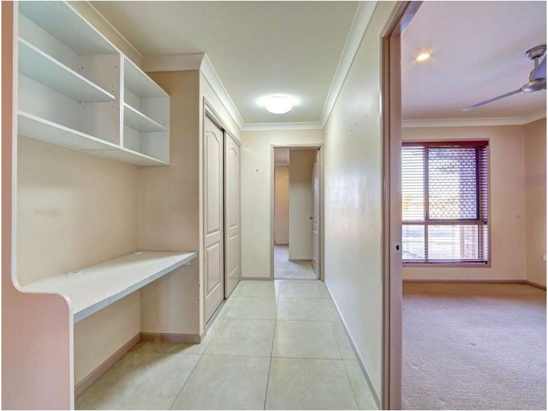 4 Davin Place, Coral Cove QLD 4670