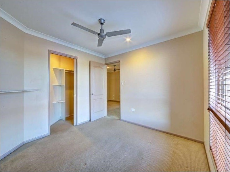 4 Davin Place, Coral Cove QLD 4670