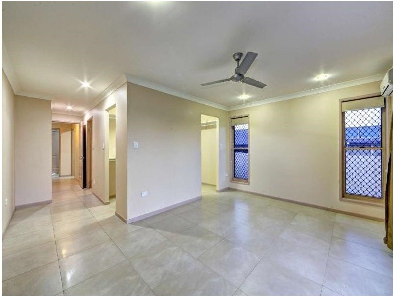 4 Davin Place, Coral Cove QLD 4670