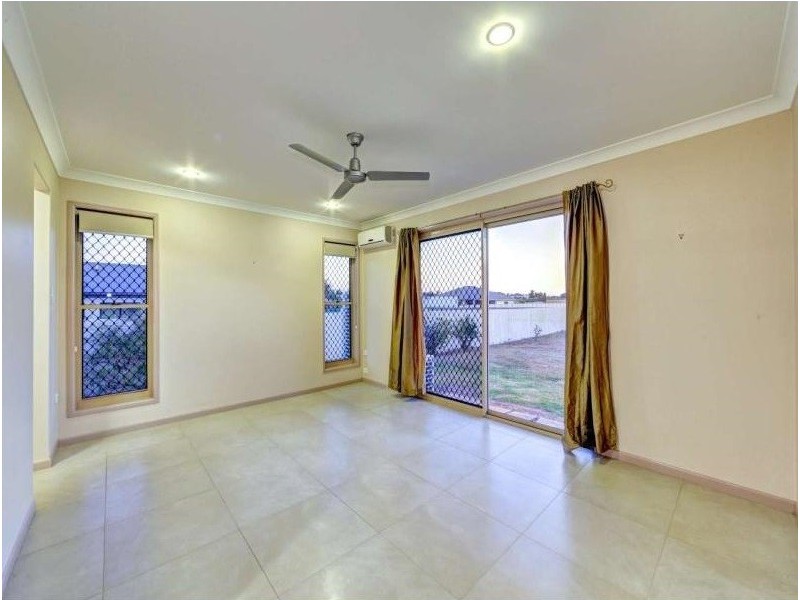 4 Davin Place, Coral Cove QLD 4670