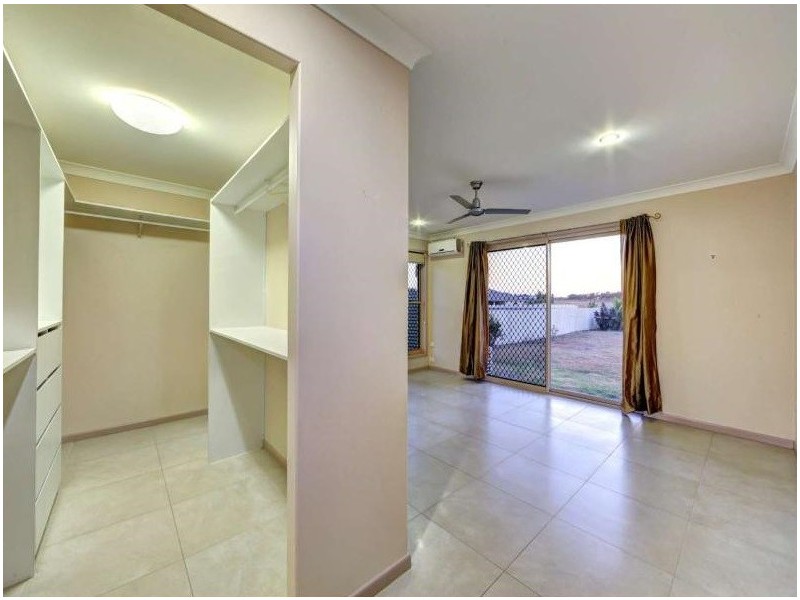 4 Davin Place, Coral Cove QLD 4670