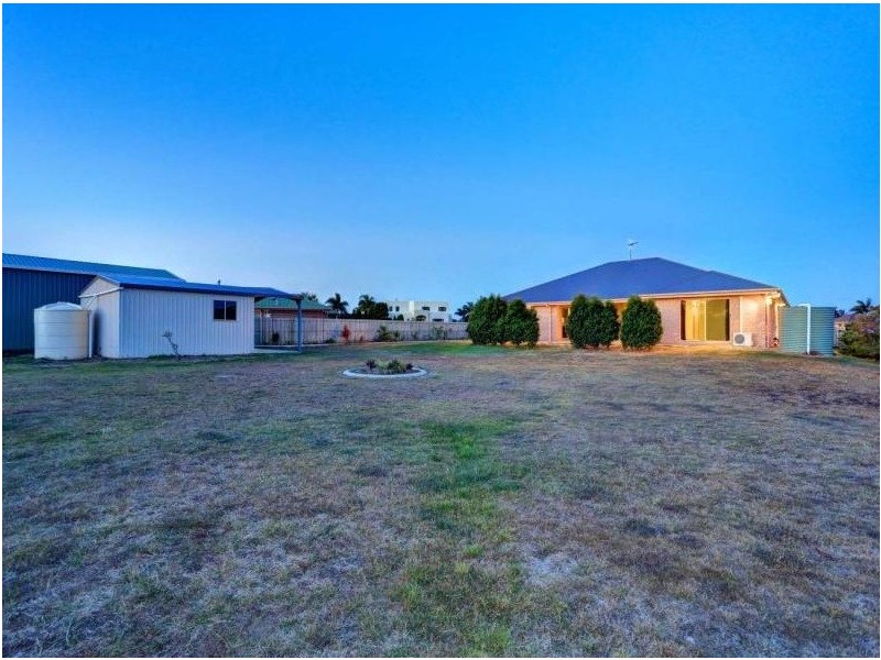 4 Davin Place, Coral Cove QLD 4670