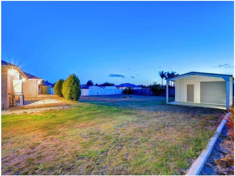 4 Davin Place, Coral Cove QLD 4670