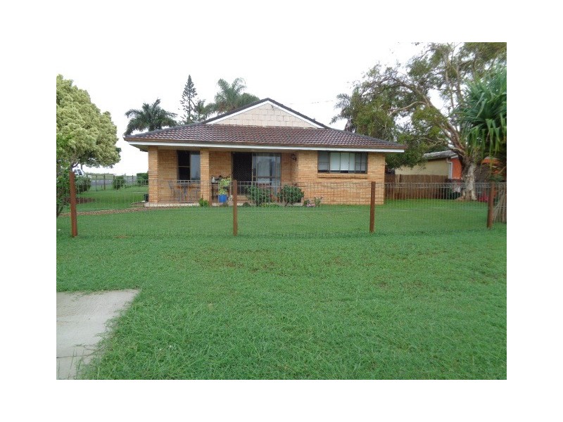 135 Welch Street, Elliott Heads QLD 4670