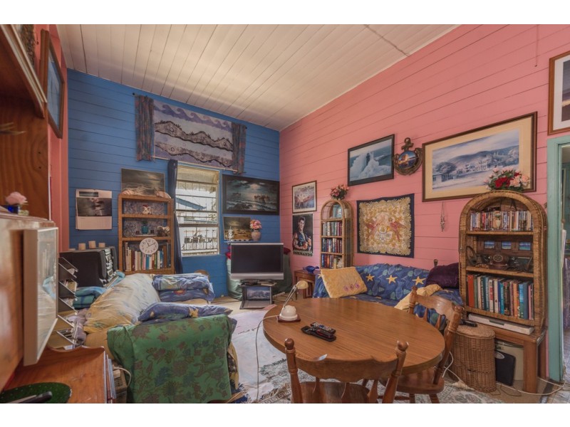 25 Svensson Street, Svensson Heights QLD 4670