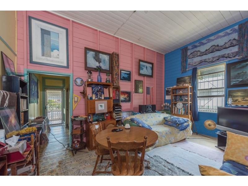 25 Svensson Street, Svensson Heights QLD 4670